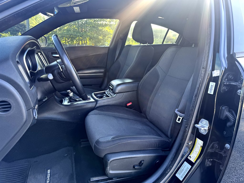 2015 Dodge Charger - $16,995