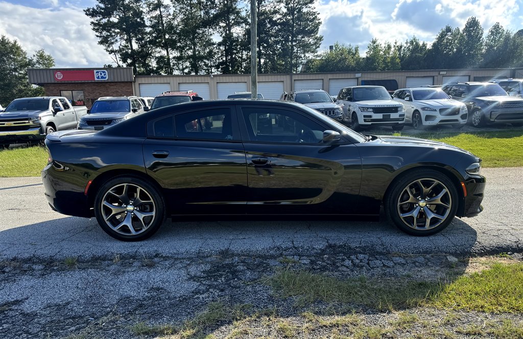 2015 Dodge Charger - $16,995