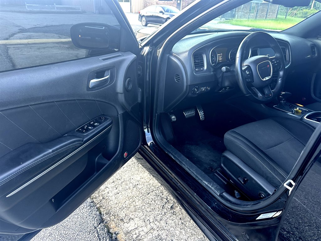 2016 Dodge Charger - $23,995