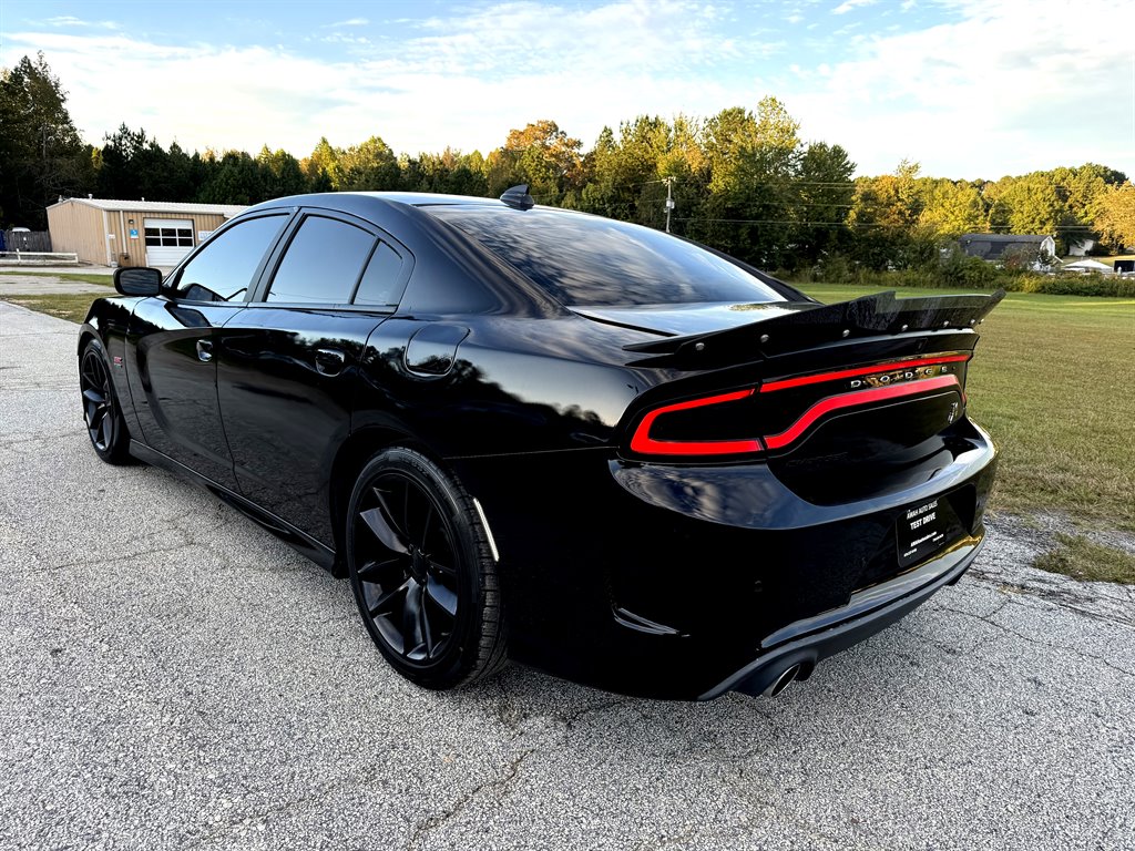 2019 Dodge Charger - $26,995