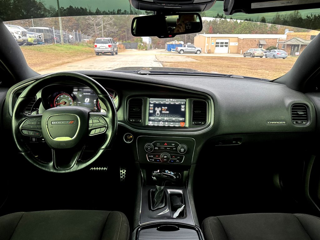 2019 Dodge Charger - $26,995