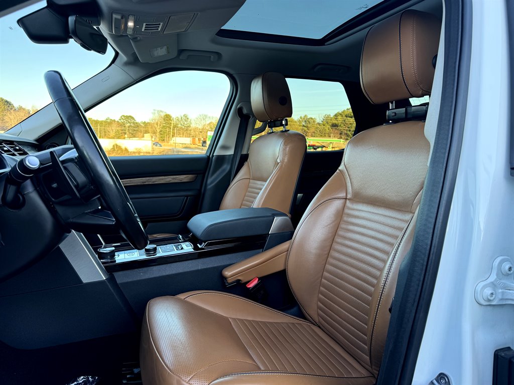 2018 Land Rover Discovery - $14,995