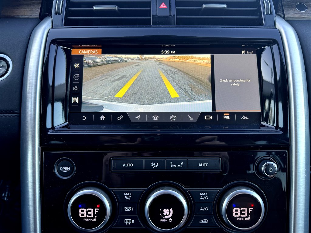 2018 Land Rover Discovery - $14,995