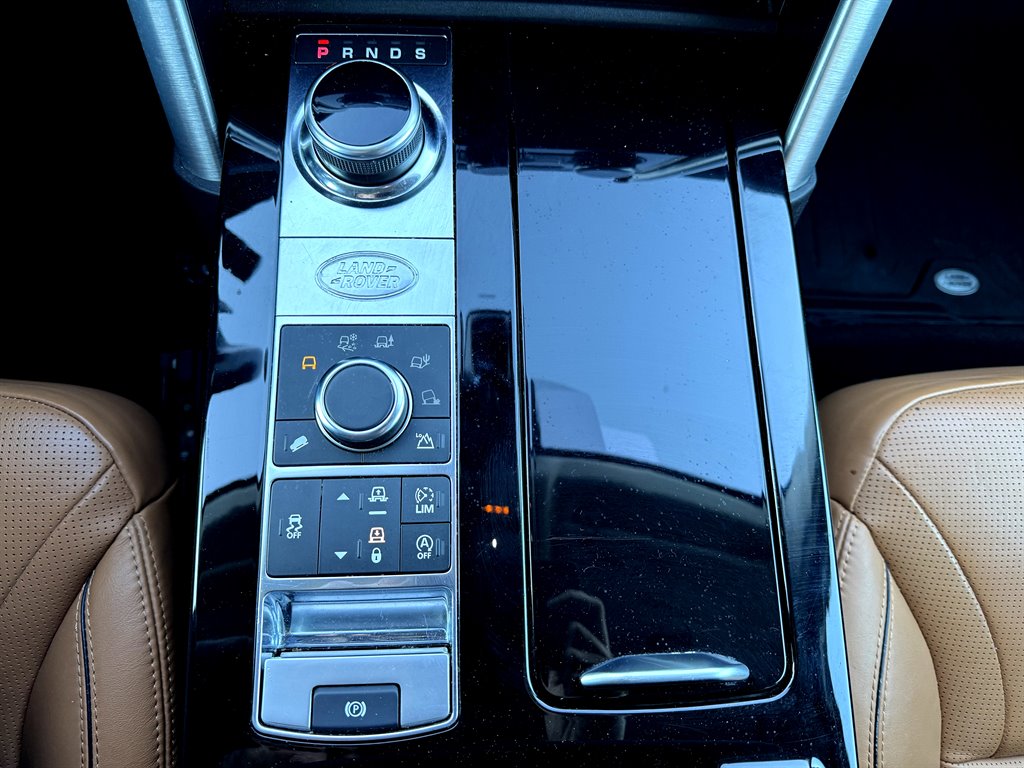 2018 Land Rover Discovery - $14,995