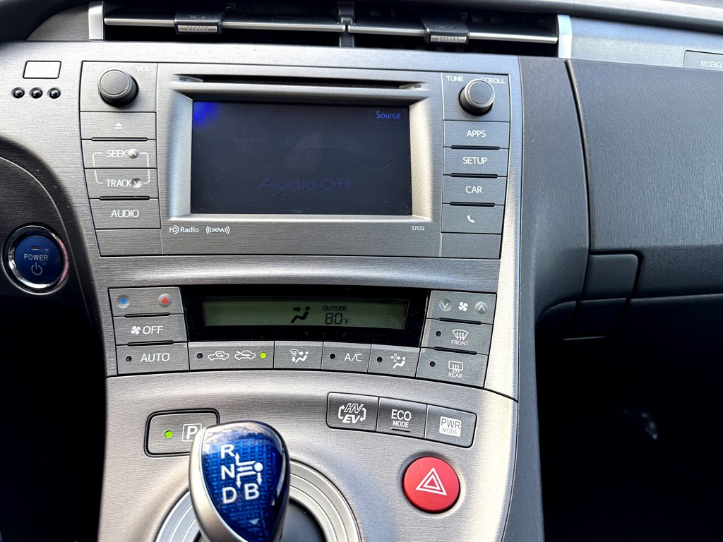 2013 Toyota Prius - $8,995