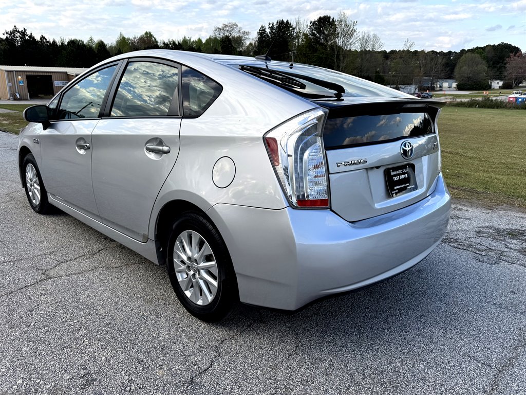 2013 Toyota Prius - $8,995