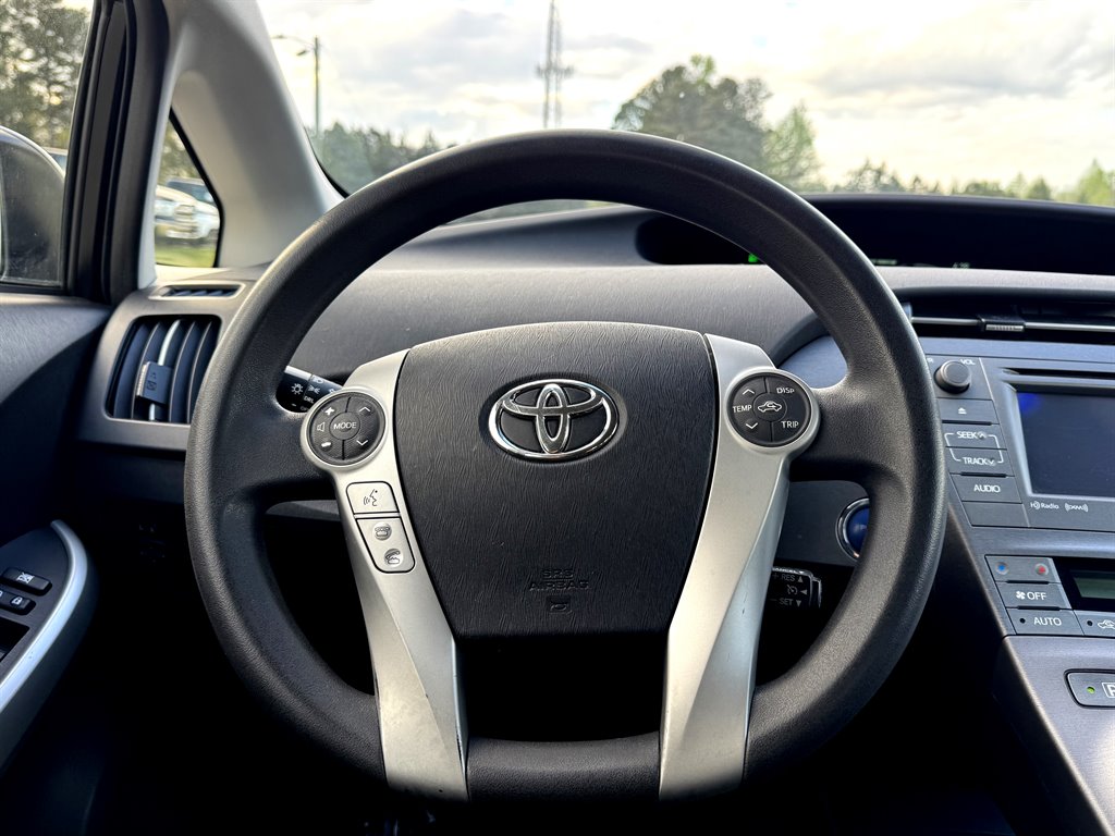 2013 Toyota Prius - $8,995