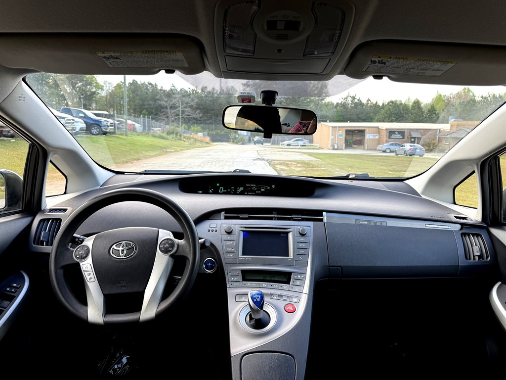 2013 Toyota Prius - $8,995