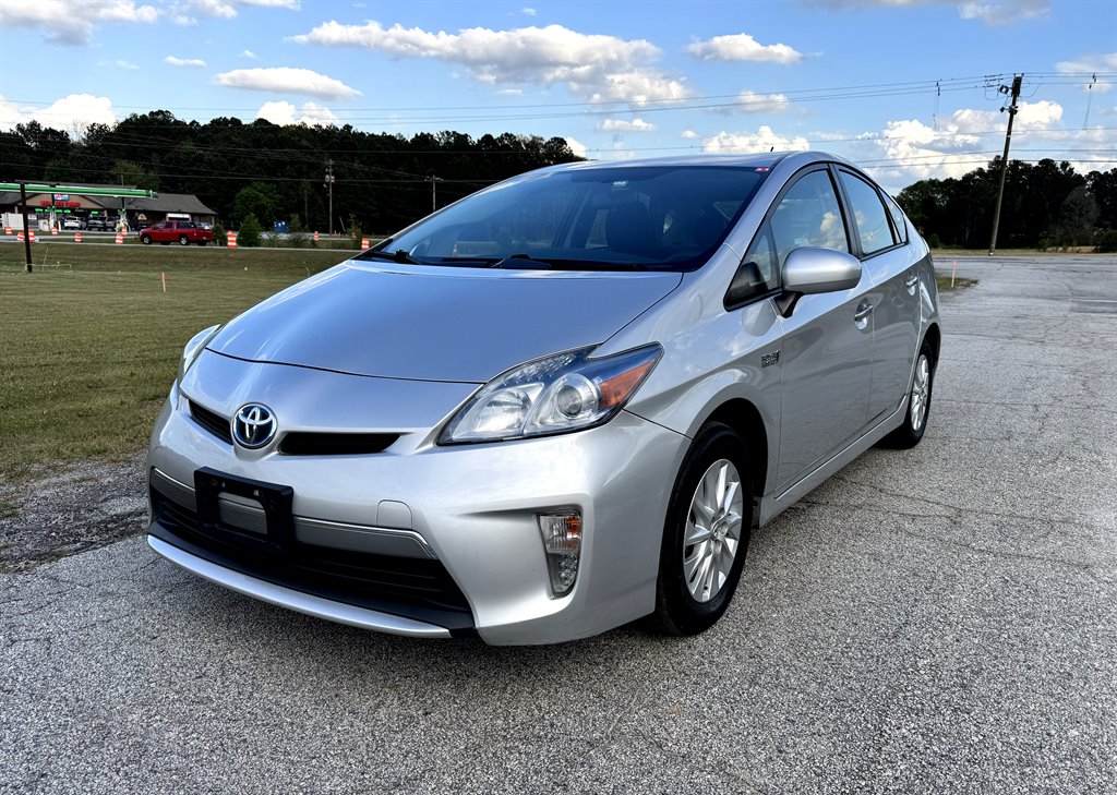 2013 Toyota Prius - $8,995