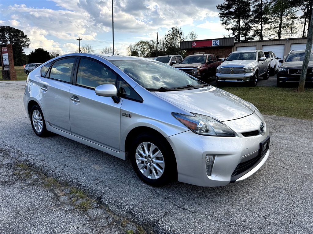 2013 Toyota Prius - $8,995