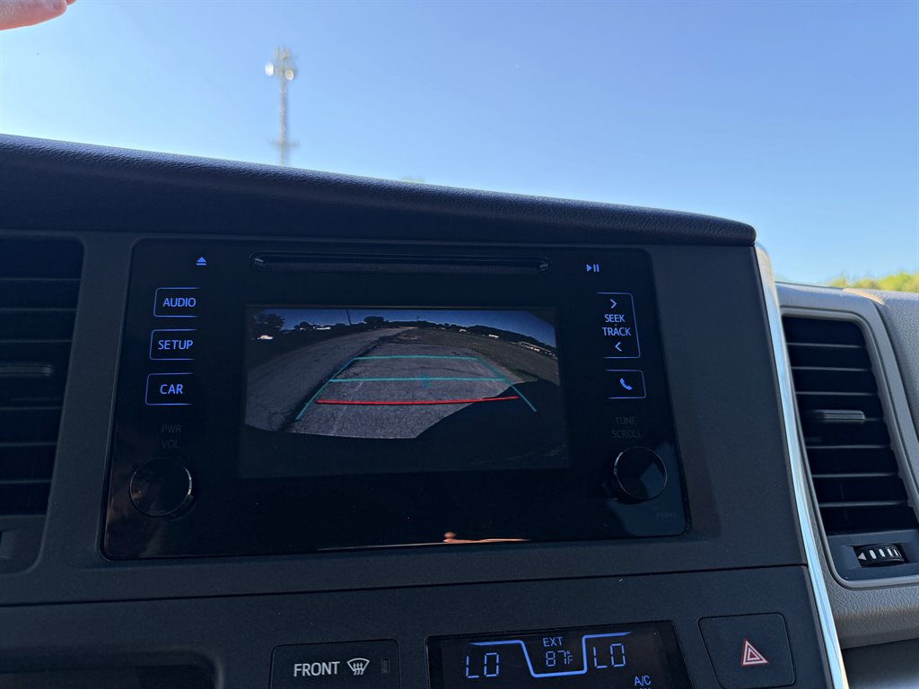 2015 Toyota Sienna - $10,995