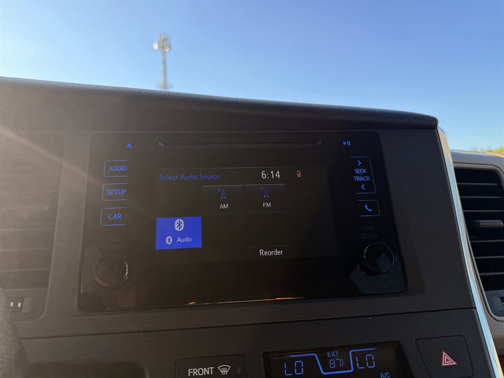 2015 Toyota Sienna - $10,995