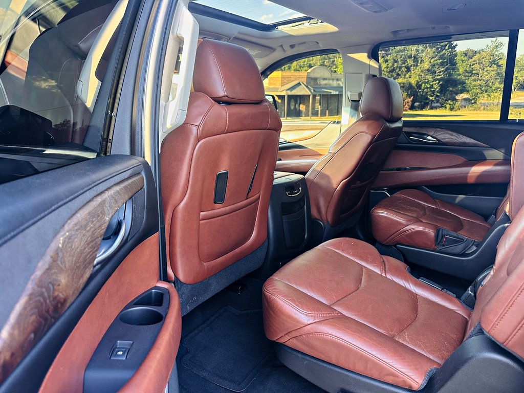 2016 Cadillac Escalade - $21,995