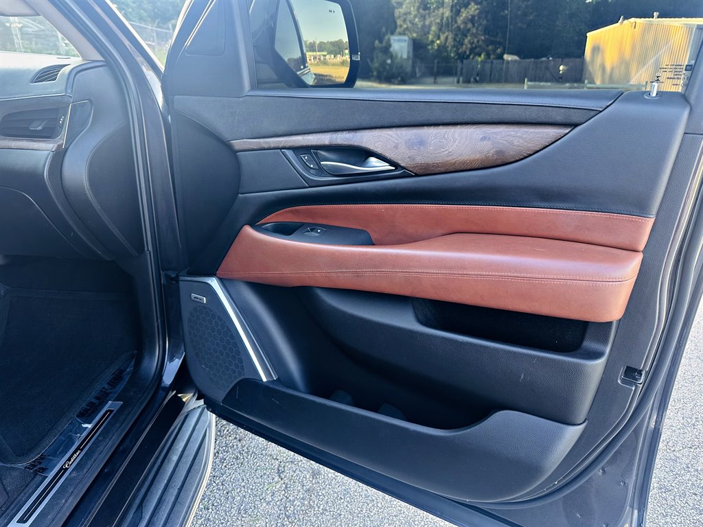 2016 Cadillac Escalade - $21,995