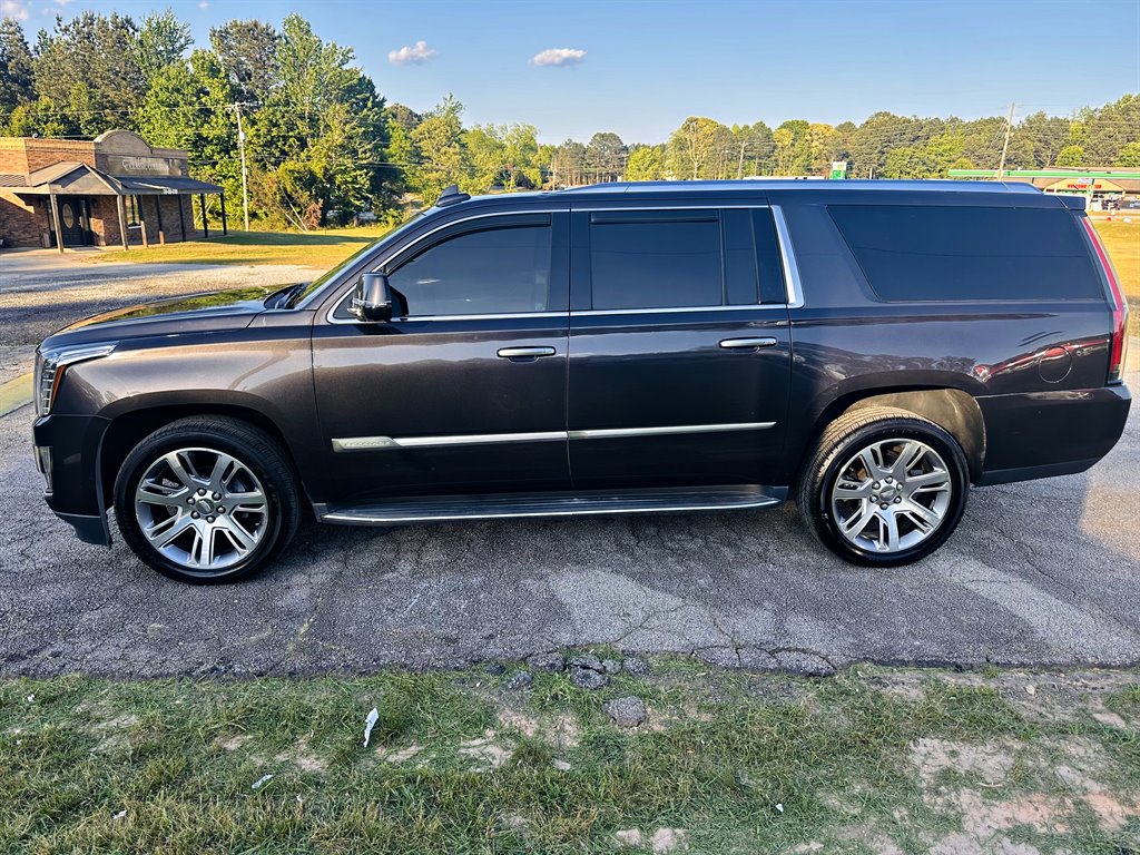2016 Cadillac Escalade - $21,995