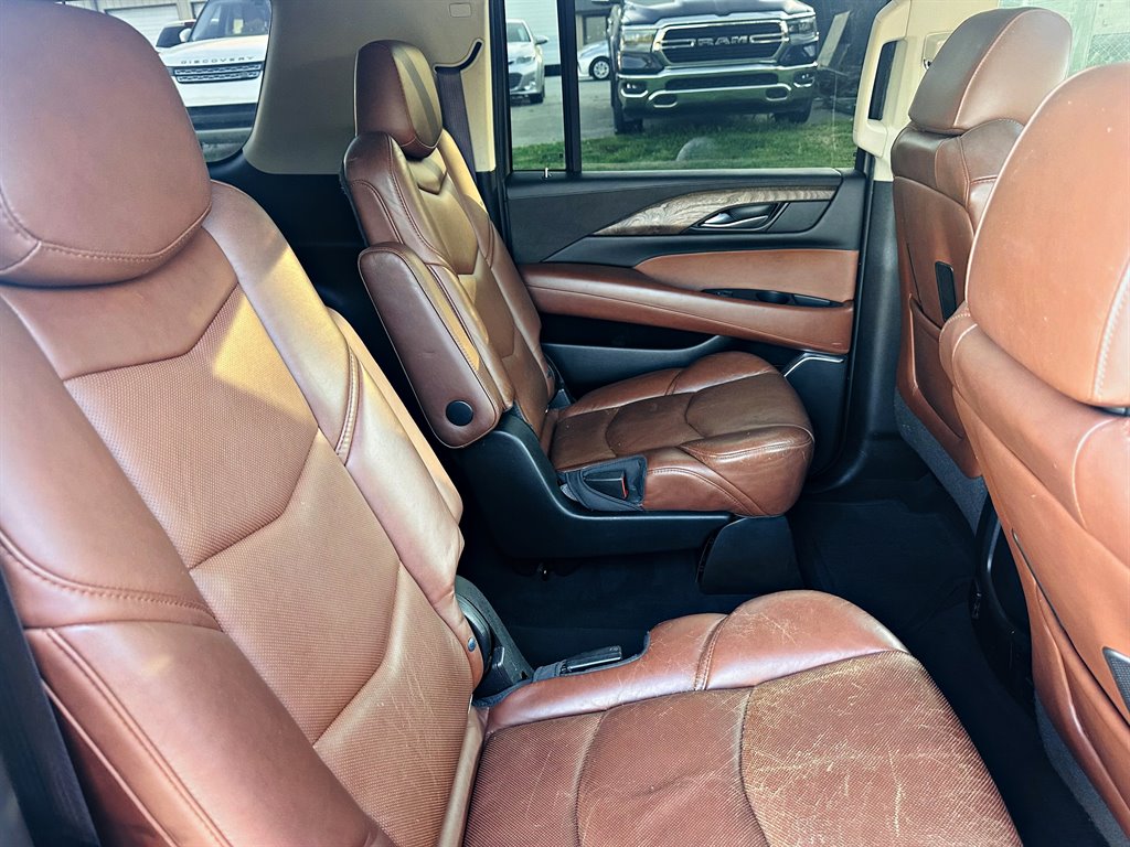 2016 Cadillac Escalade - $21,995