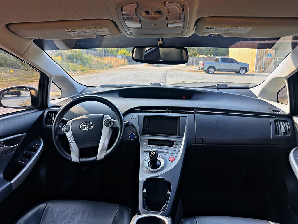2013 Toyota Prius - $10,995