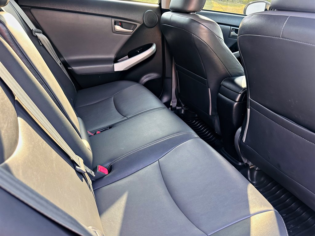 2013 Toyota Prius - $10,995