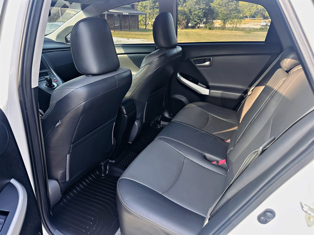 2013 Toyota Prius - $10,995