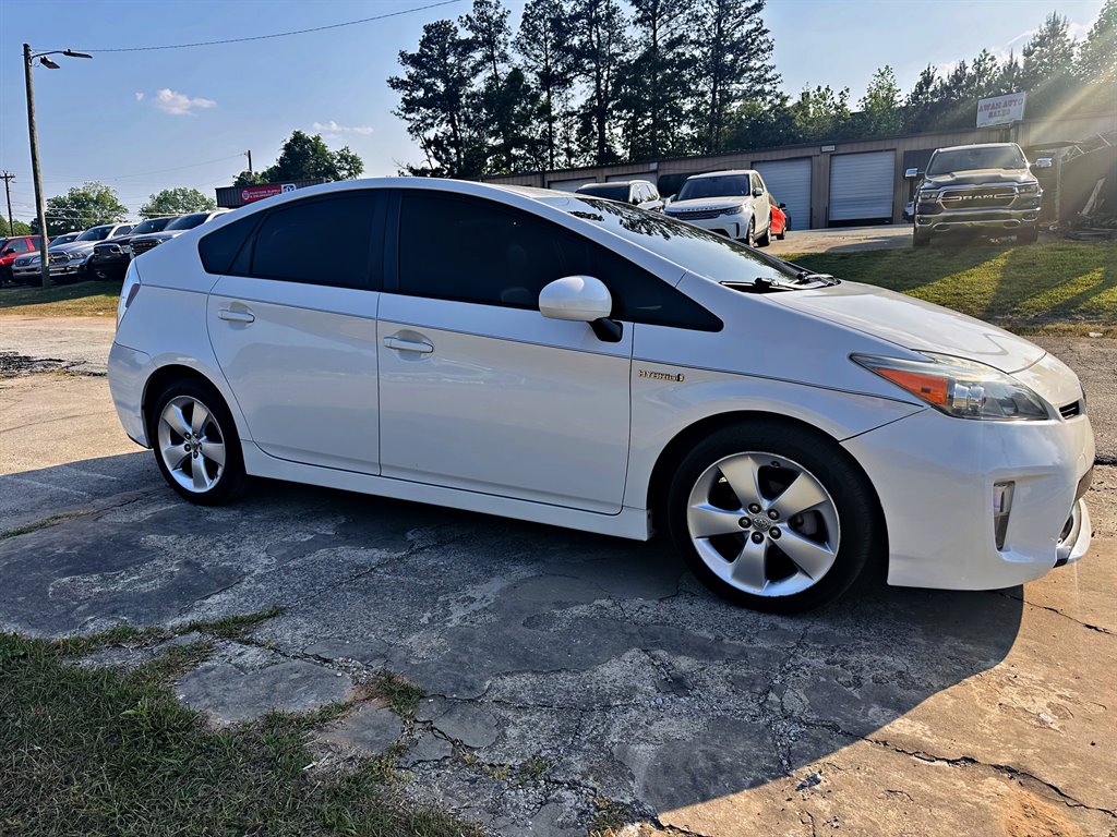 2013 Toyota Prius - $10,995