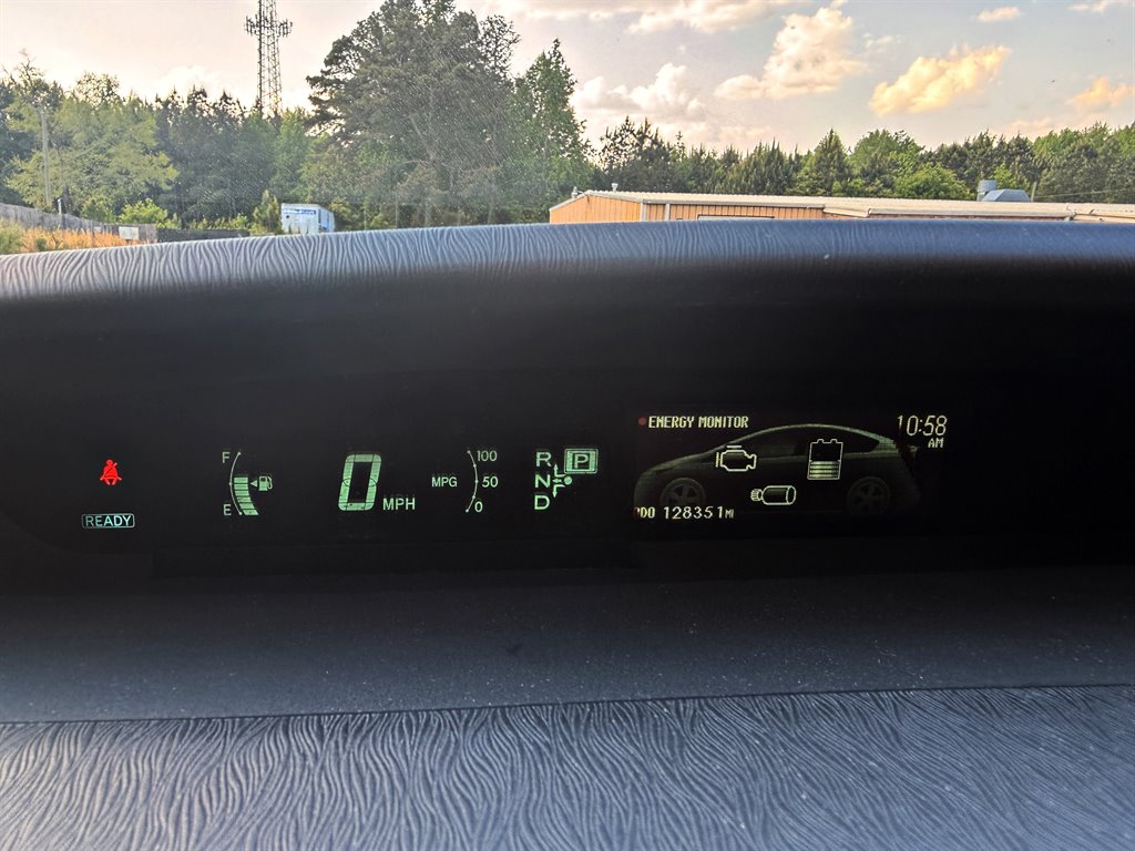 2014 Toyota Prius - $10,995
