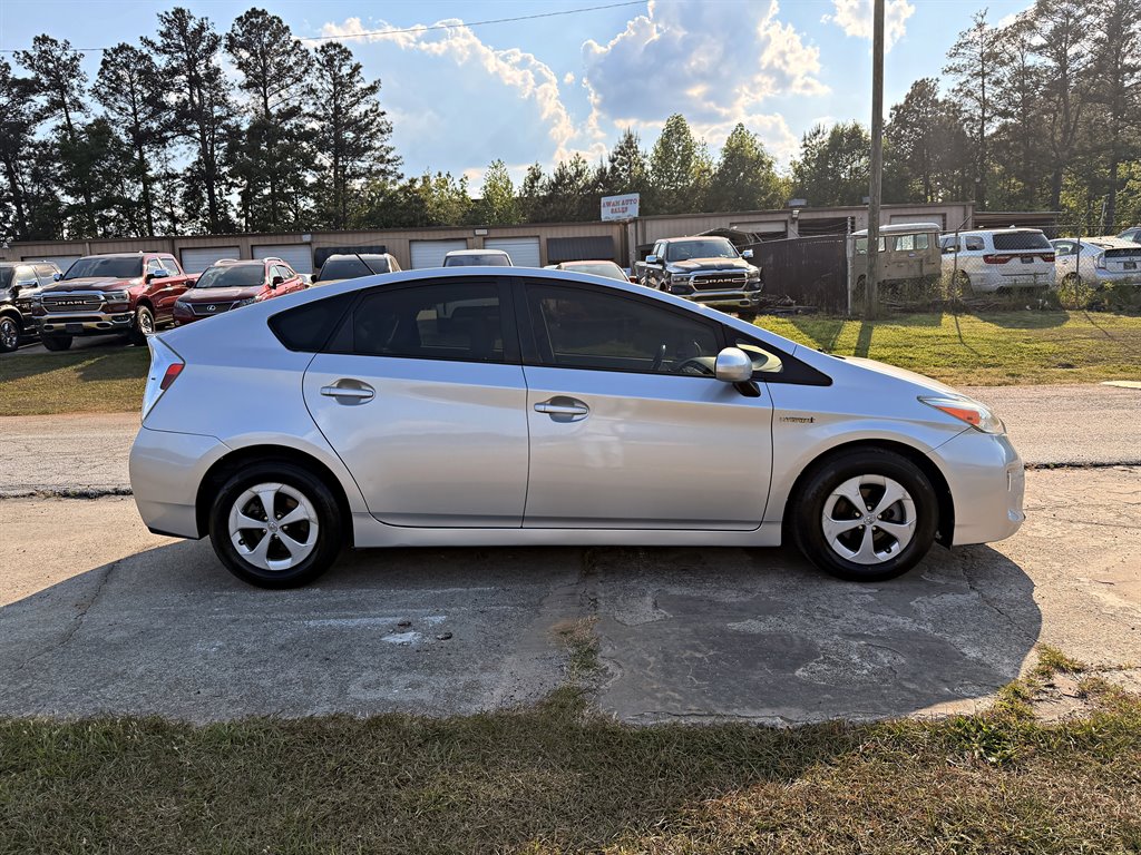 2014 Toyota Prius - $10,995