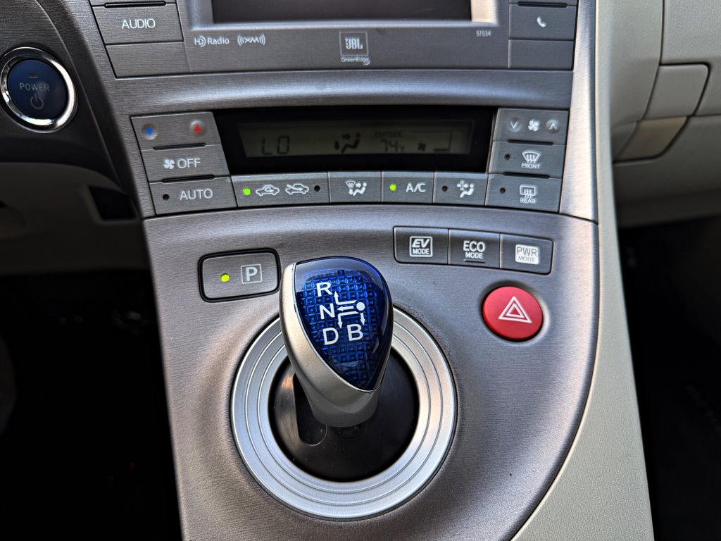 2014 Toyota Prius - $10,995