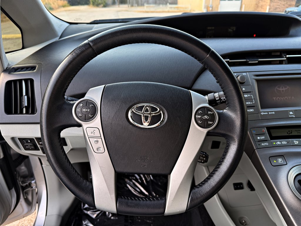 2014 Toyota Prius - $10,995