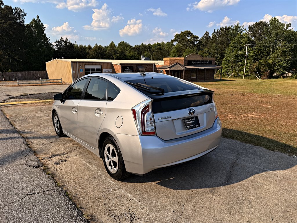 2014 Toyota Prius - $10,995