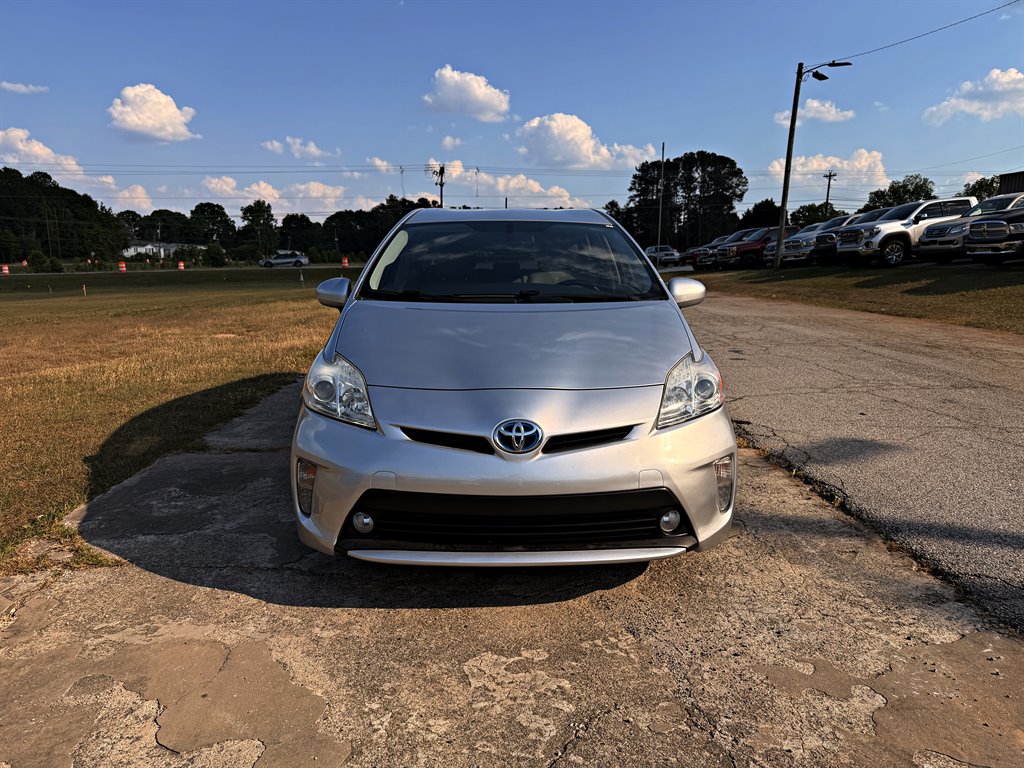 2014 Toyota Prius - $10,995
