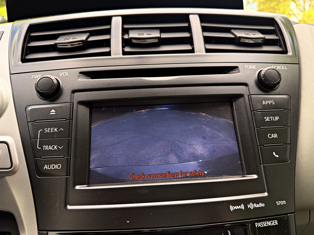 2014 Toyota Prius - $10,995