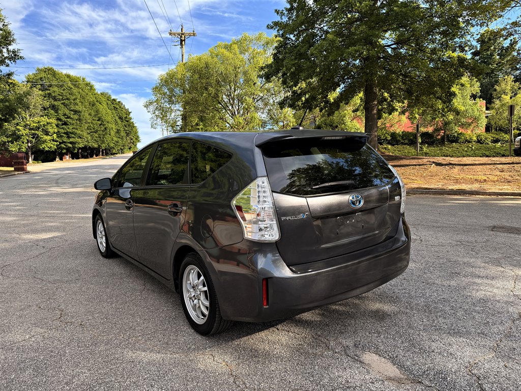 2014 Toyota Prius - $10,995