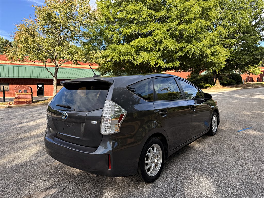 2014 Toyota Prius - $10,995