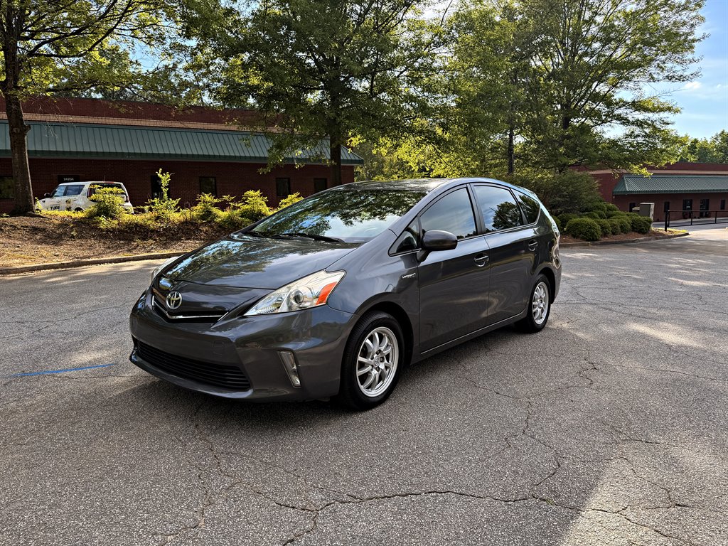 2014 Toyota Prius - $10,995