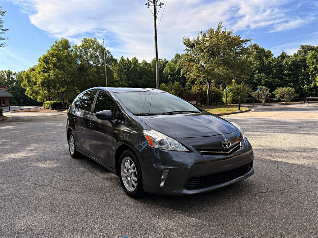 2014 Toyota Prius - $10,995