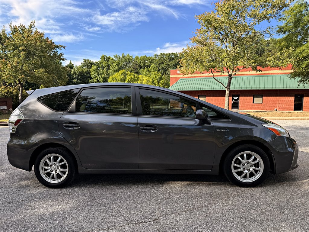 2014 Toyota Prius - $10,995