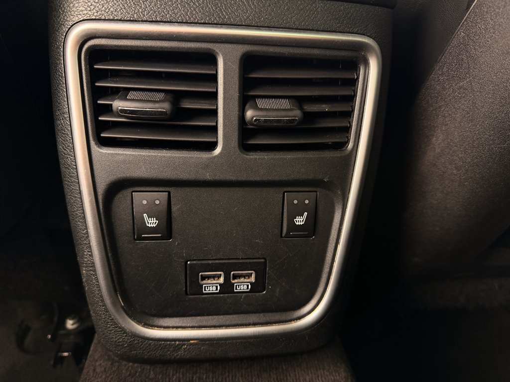 2016 Dodge Charger - $28,995