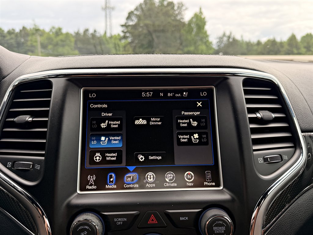 2015 Jeep Cherokee - $24,995