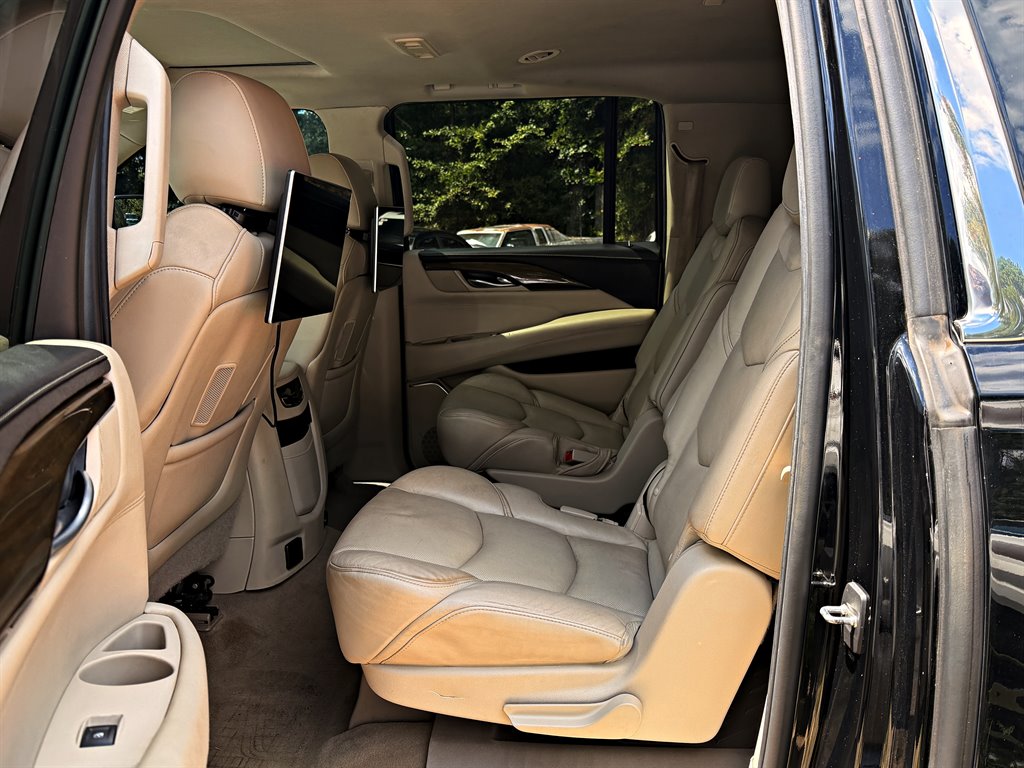 2019 Cadillac Escalade - $24,995