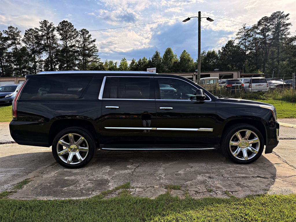 2019 Cadillac Escalade - $24,995