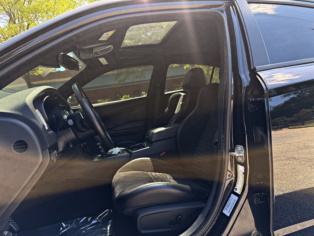 2017 Dodge Charger - $25,995