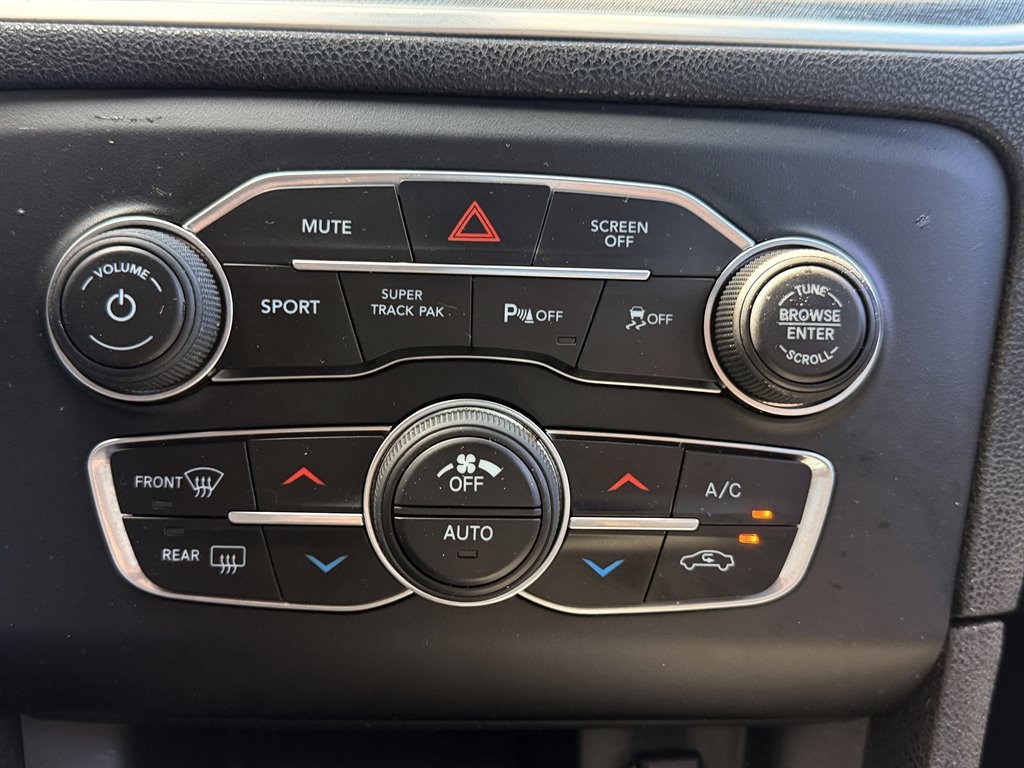 2017 Dodge Charger - $25,995