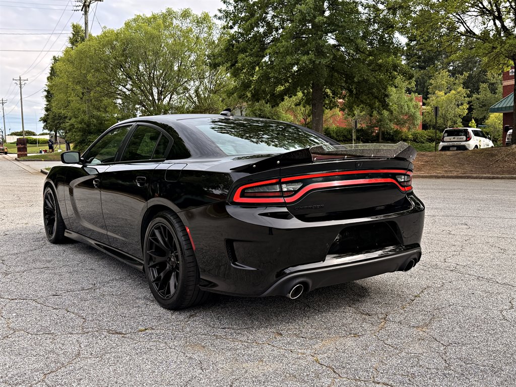 2018 Dodge Charger - $27,995