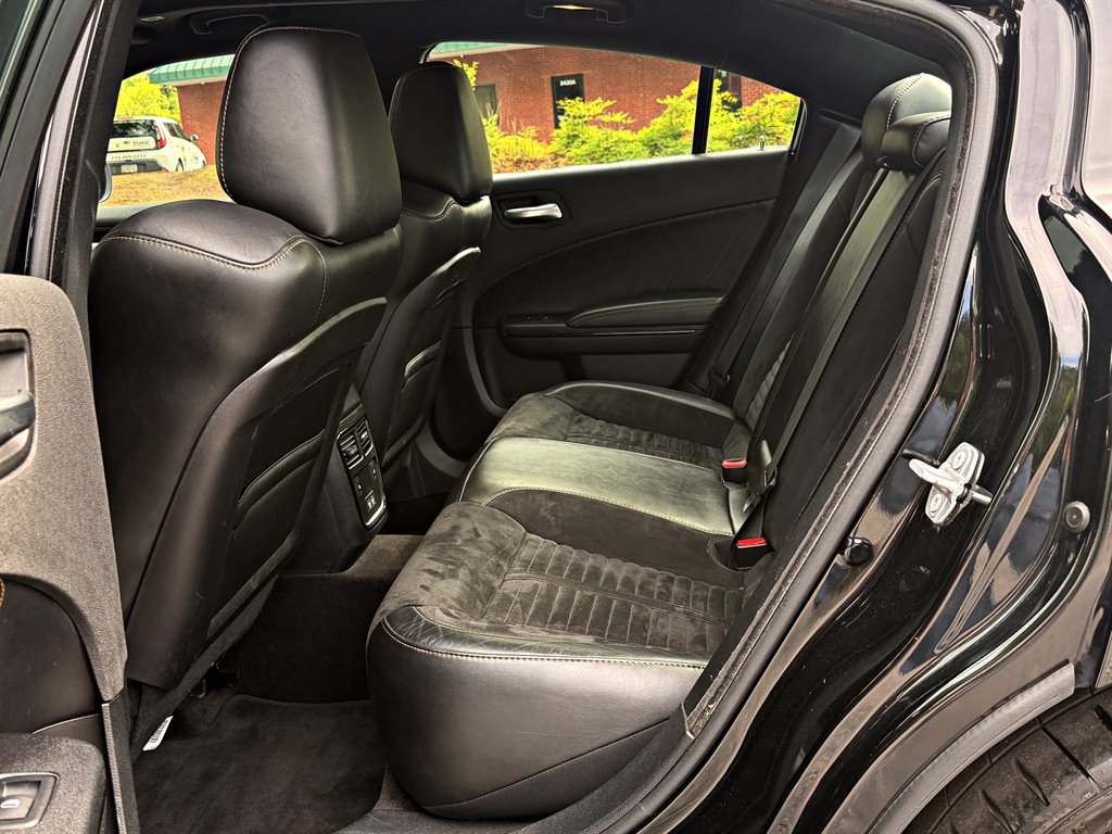 2018 Dodge Charger - $27,995