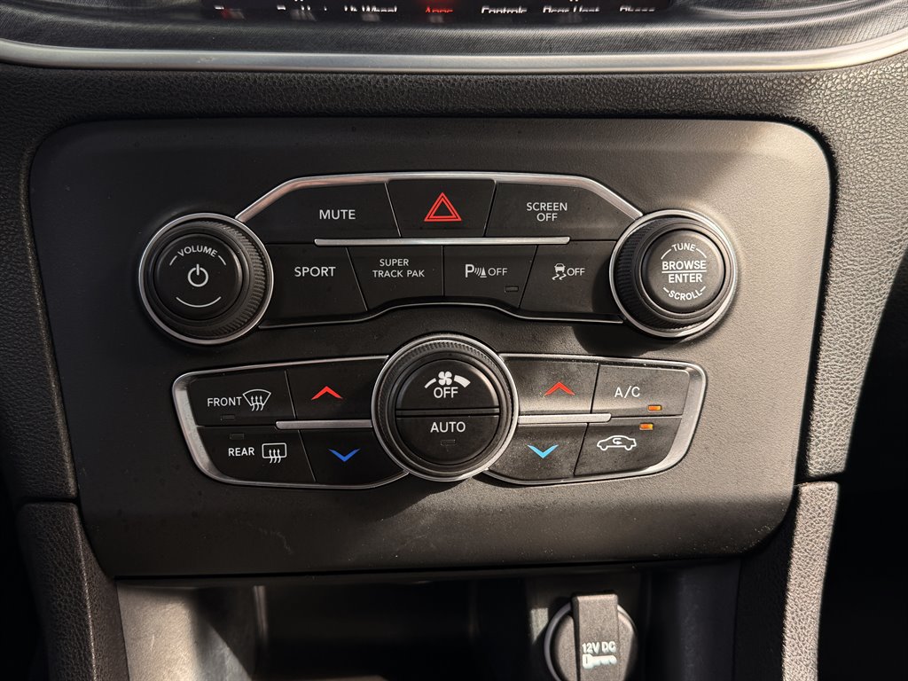 2018 Dodge Charger - $27,995