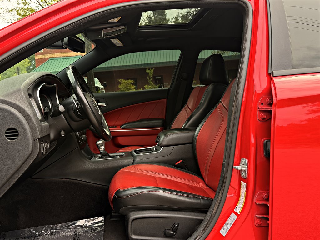 2017 Dodge Charger - $18,995