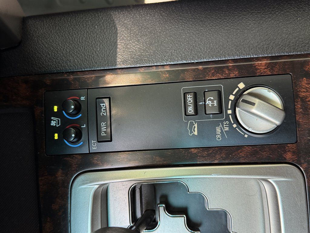 2013 Toyota Land Cruiser - $26,995