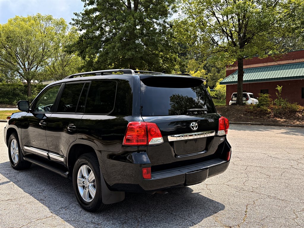 2013 Toyota Land Cruiser - $26,995