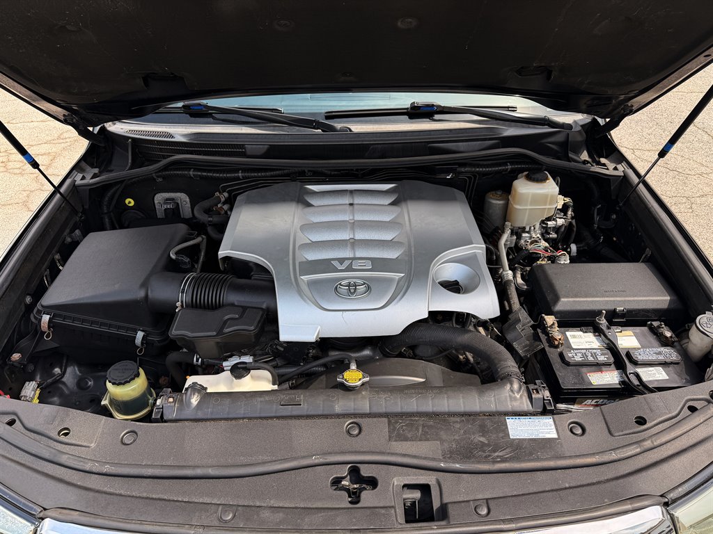 2013 Toyota Land Cruiser - $26,995