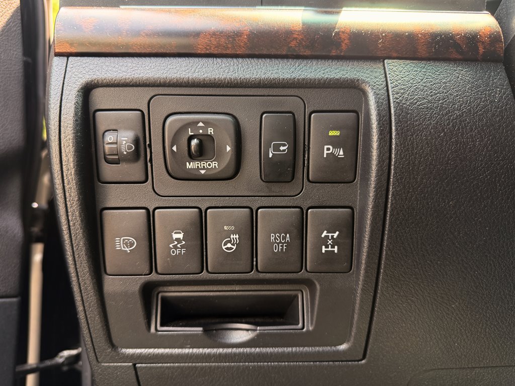 2013 Toyota Land Cruiser - $26,995